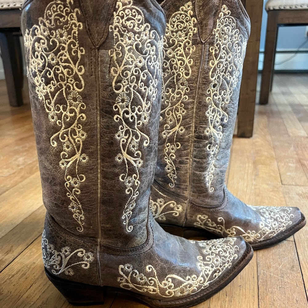 Corral Woman's Boots Size 6.5
